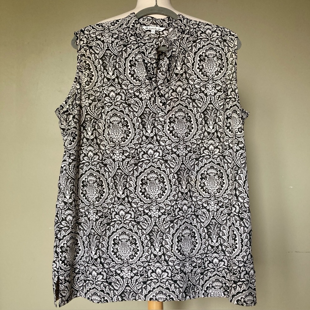 TILLEY Sleeveless Tunic Top